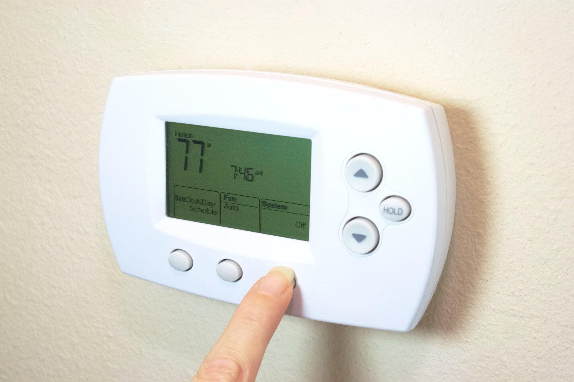 how long does a thermostat last